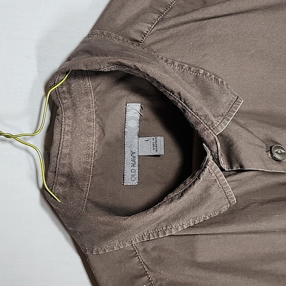 Old Navy Men's Button Up Short Sleeve Shirt Size Large - Picture 3 of 3